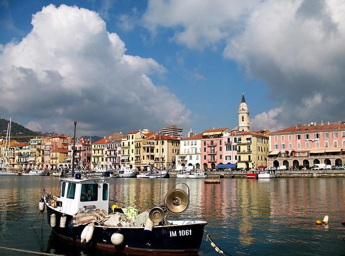 Casa Vacanze Gli Ulivi Borgomaro Ruang foto