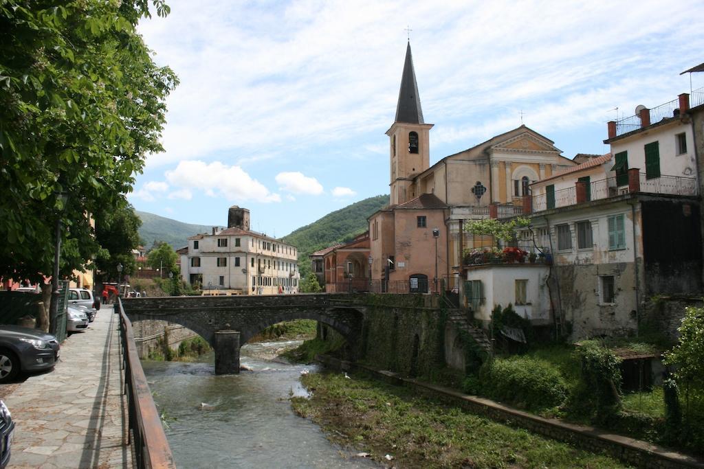 Casa Vacanze Gli Ulivi Borgomaro Ruang foto