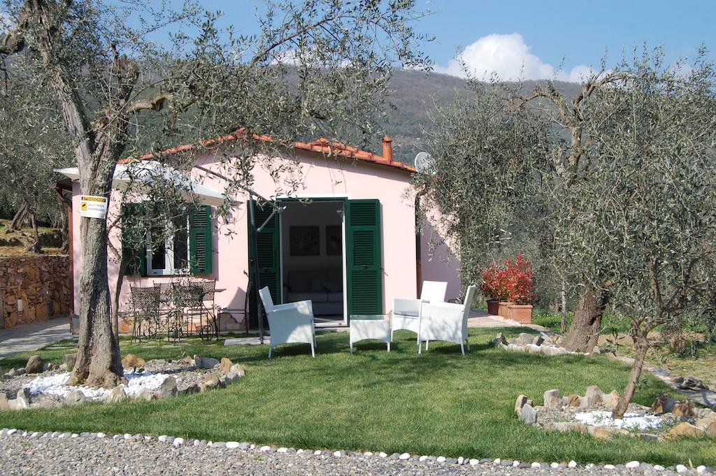 Casa Vacanze Gli Ulivi Borgomaro Ruang foto