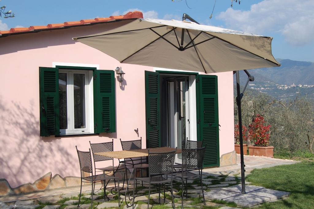 Casa Vacanze Gli Ulivi Borgomaro Ruang foto